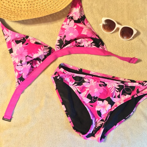 VS 2pc Reversible Bikini👙 - Picture 2 of 8